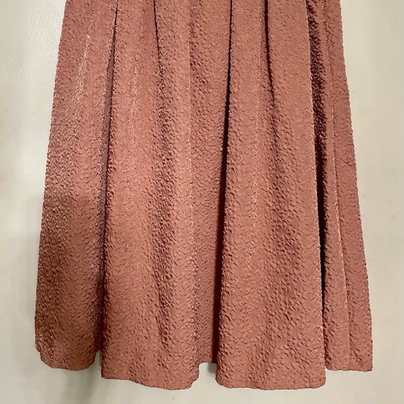 Bubble Embossed Pleated Skirt in Blush - Picture 2 of 6